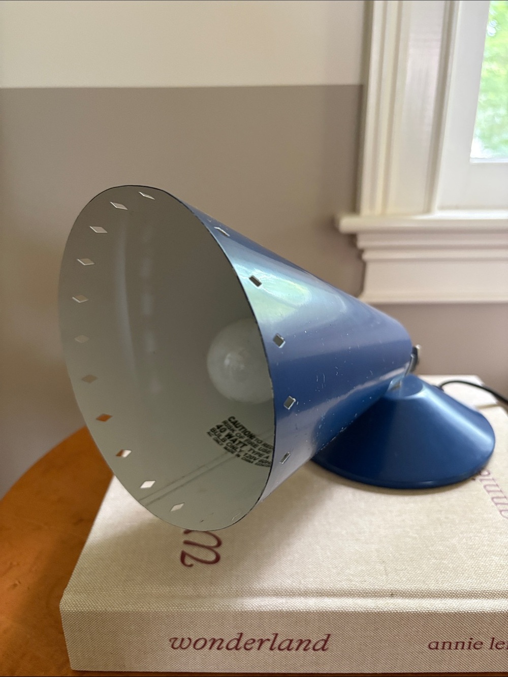Blue Retro Cone Table light (plug-in) - Picture 2 of 8